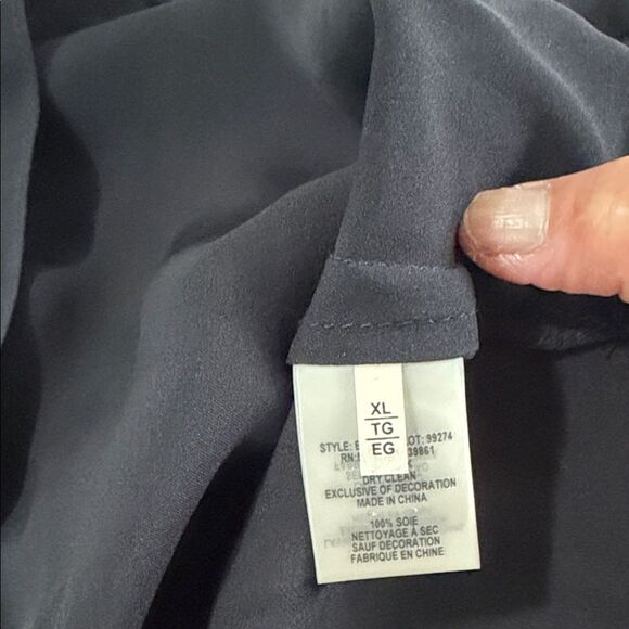 Elie Tahari Black Scalloped Blouse 100% Silk Size XL - Picture 7 of 12